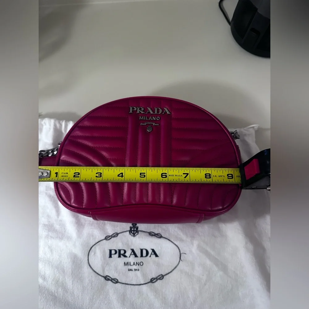 Authentic Prada Red Quilted Leather Shoulder/Crossbody bag-excellent Condition - Picture 6 of 8